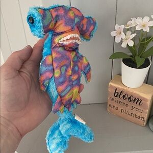 2002 Retired Ty Beanie Hammerhead Shark plush Sledge